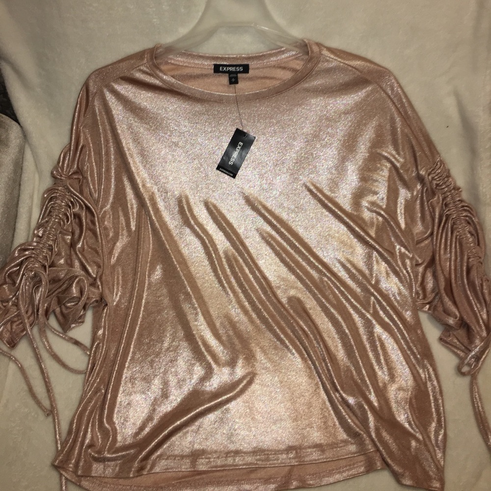 Rose gold shimmery top!💖